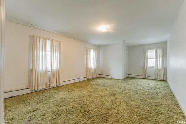 $200,000 | 1356 1250th Avenue, Lincoln, IL 62656
