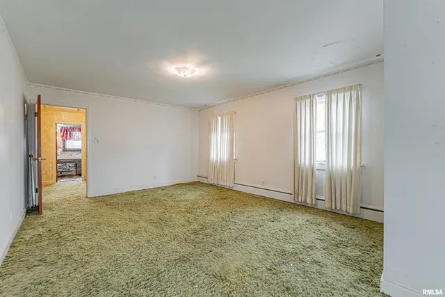 $300,000 | 1356 1250th Avenue, Lincoln, IL 62656