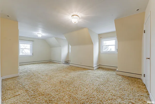 $300,000 | 1356 1250th Avenue, Lincoln, IL 62656