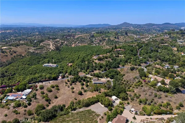 $1,100,000 | 3237 Canonita Drive, Fallbrook, CA 92028