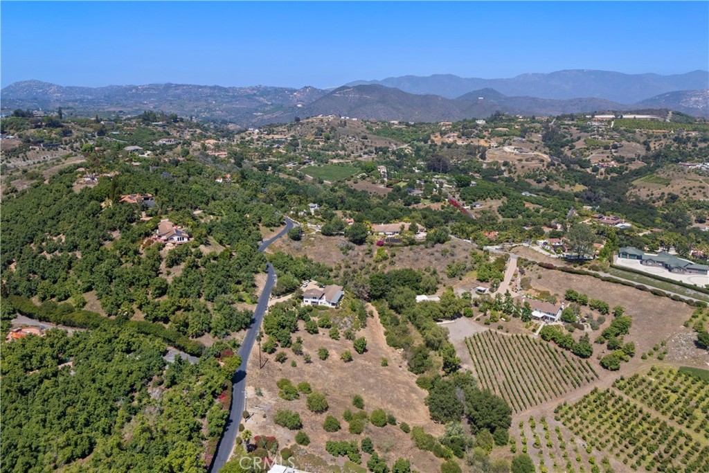 3237 Canonita Drive Fallbrook, CA 92028 - Photo 45 of 55 a view of a city with mountain