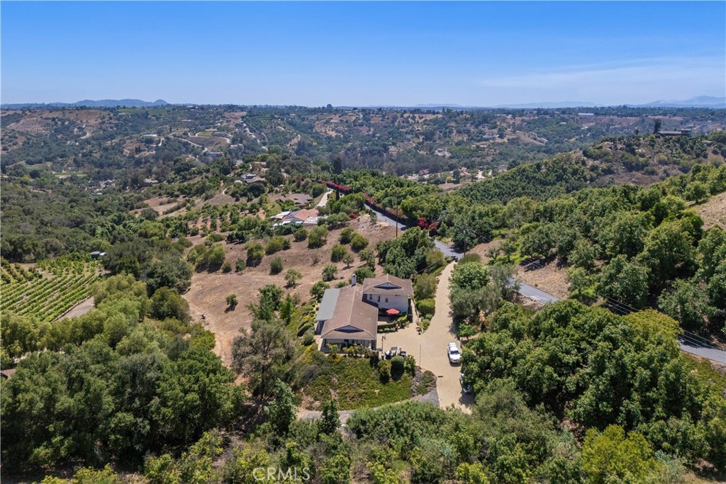 3237 Canonita Drive Fallbrook, CA 92028 - Photo 51 of 55 an aerial view of a city