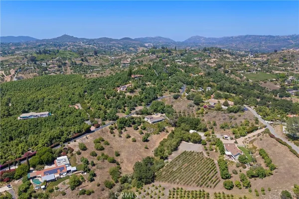 $1,100,000 | 3237 Canonita Drive, Fallbrook, CA 92028