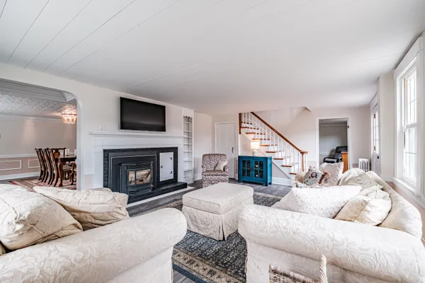 $839,900 | 58 Allen Ave Extension, Falmouth, ME 04105