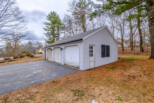 $839,900 | 58 Allen Ave Extension, Falmouth, ME 04105