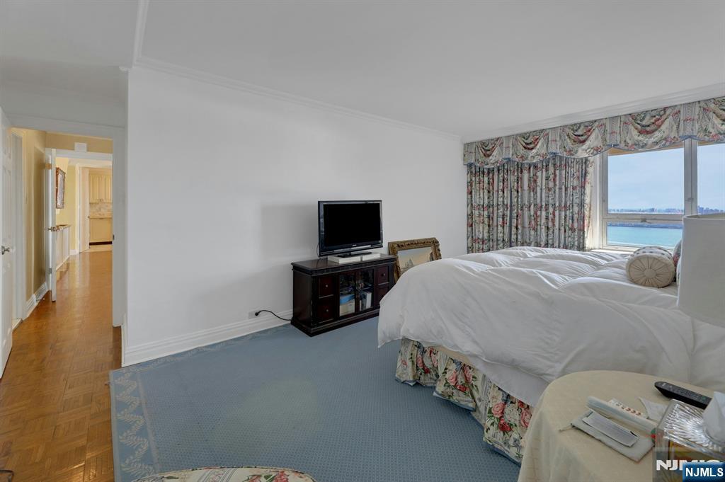 1 Horizon Road, Unit 817 Fort Lee, NJ 07024 - Photo 31 of 44