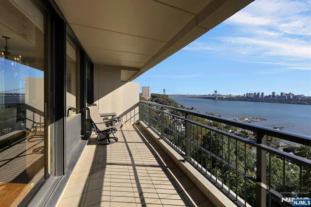 1 Horizon Road, Unit 817 Fort Lee, NJ 07024 - Photo 8 of 44