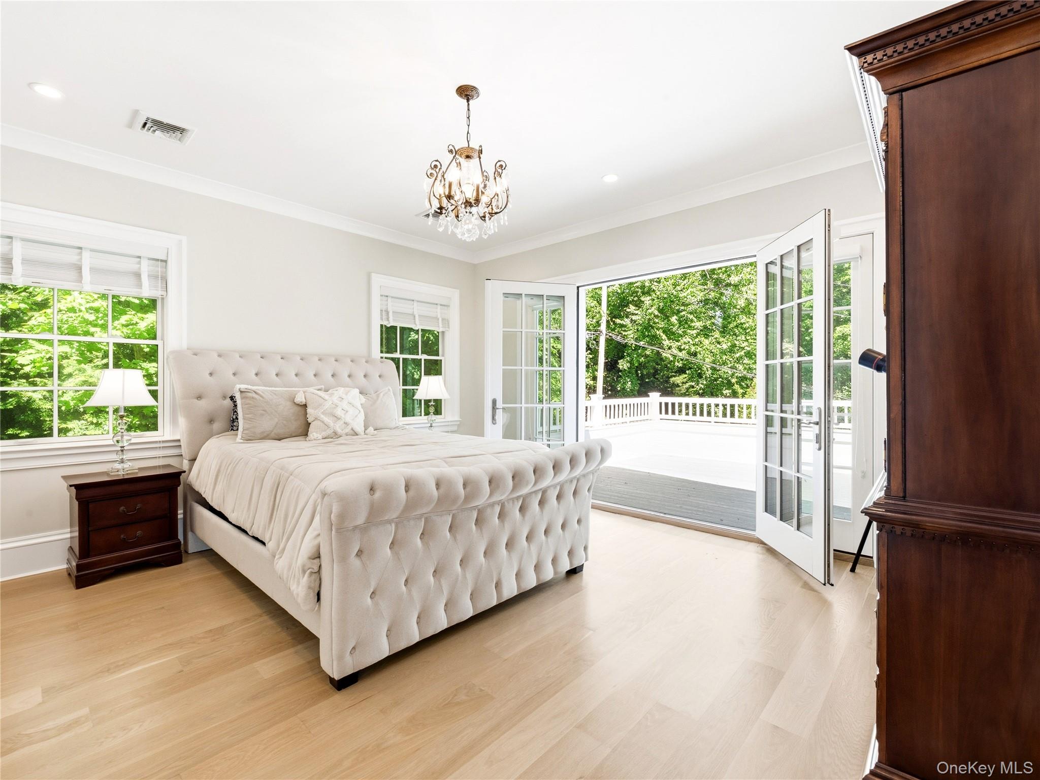 55 Plymouth Road Manhasset, NY 11030 - Photo 25 of 41