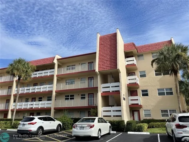 $1,600 | 1020 Country Club Drive, Unit 406, Margate, FL 33063