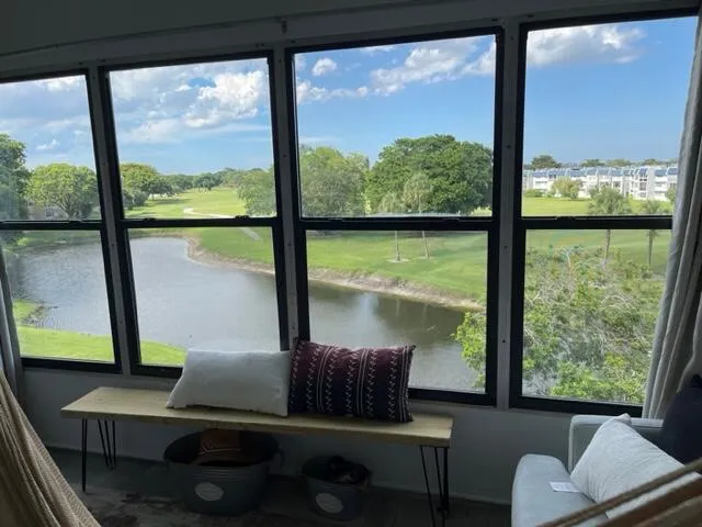 $1,600 | 1020 Country Club Drive, Unit 406, Margate, FL 33063