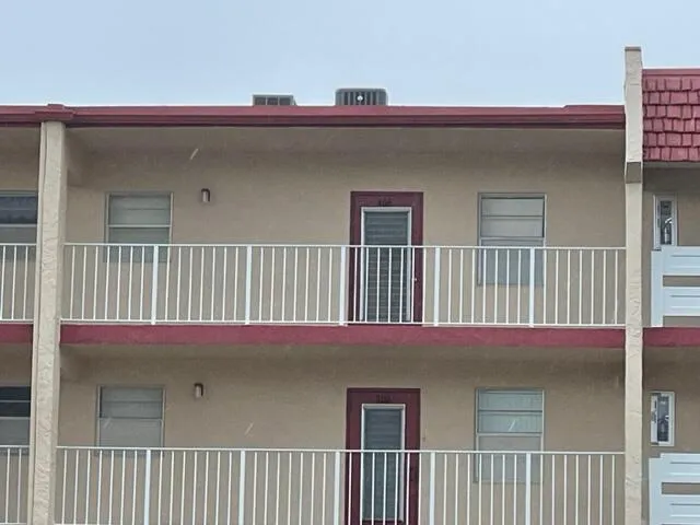 $1,600 | 1020 Country Club Drive, Unit 406, Margate, FL 33063