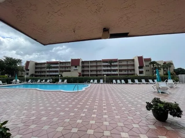 $1,600 | 1020 Country Club Drive, Unit 406, Margate, FL 33063