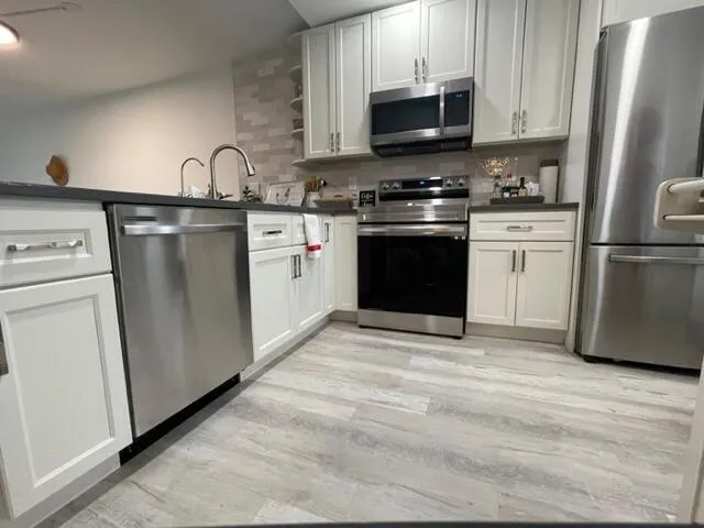 $1,600 | 1020 Country Club Drive, Unit 406, Margate, FL 33063