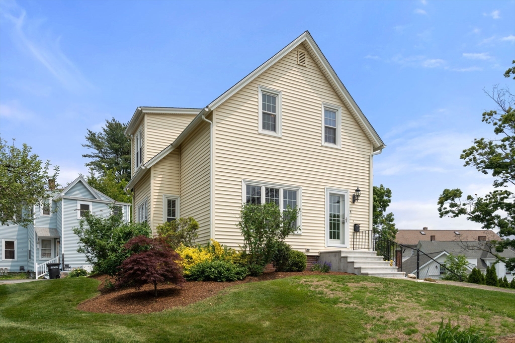 4 Hadwen Road Worcester, MA 01602 - Photo 1 of 37