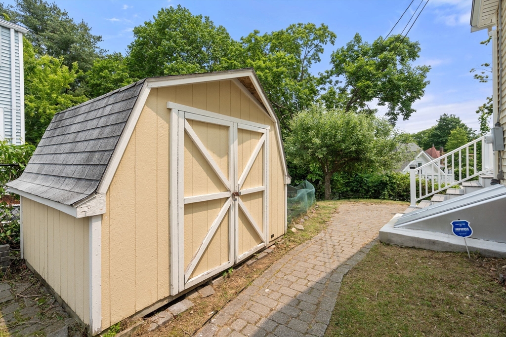 4 Hadwen Road Worcester, MA 01602 - Photo 34 of 37