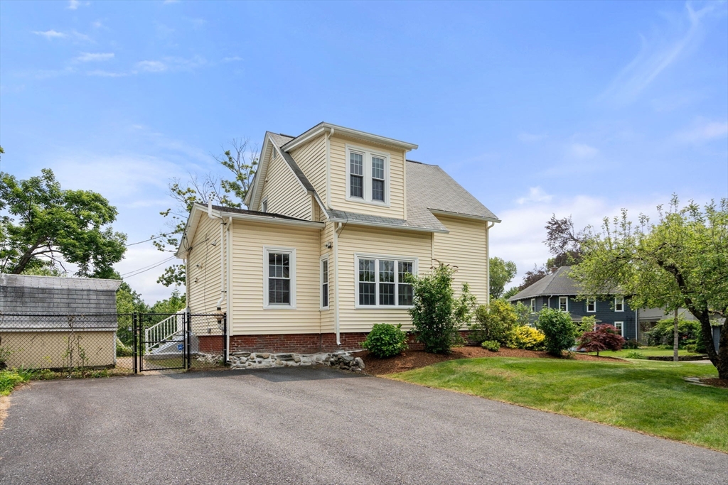 4 Hadwen Road Worcester, MA 01602 - Photo 35 of 37