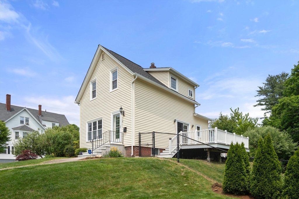 4 Hadwen Road Worcester, MA 01602 - Photo 4 of 37