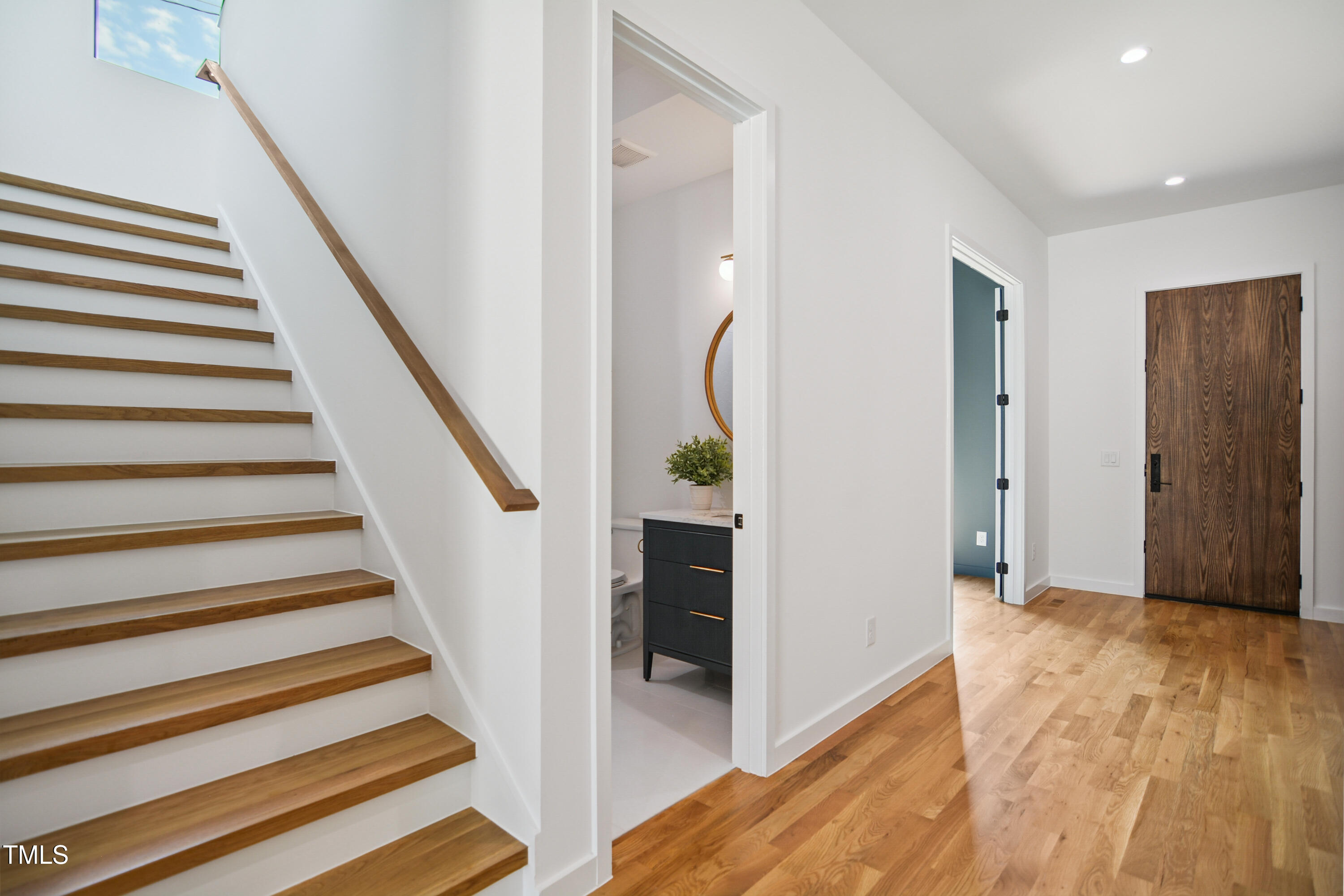 713 North State Street Raleigh, NC 27604 - Photo 2 of 43 026