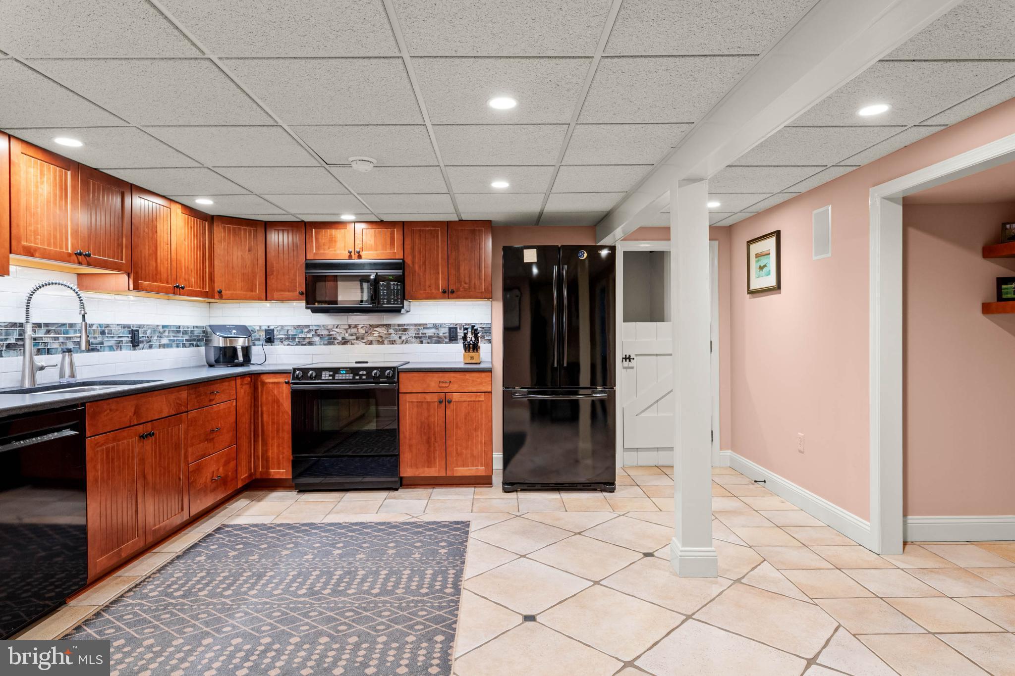 1 Treble Lane Malvern, PA 19355 - Photo 43 of 51 2nd kitchen on lower level.