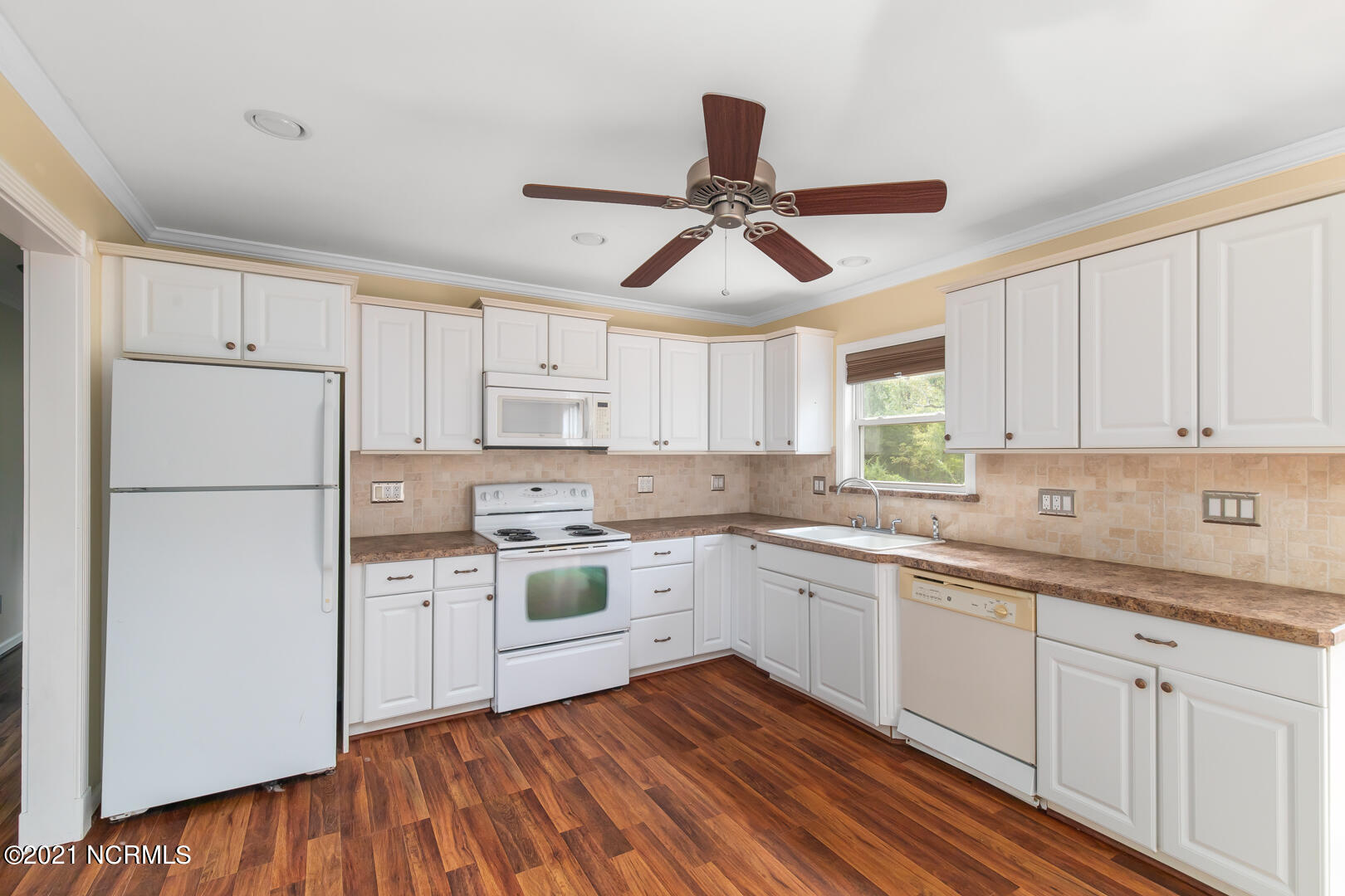 186 Sand Ridge Road Hubert, NC 28539 - Photo 12 of 36 12