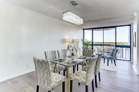 $399,000 | 5001 Woodway Drive, Unit 1405, Houston, TX 77056