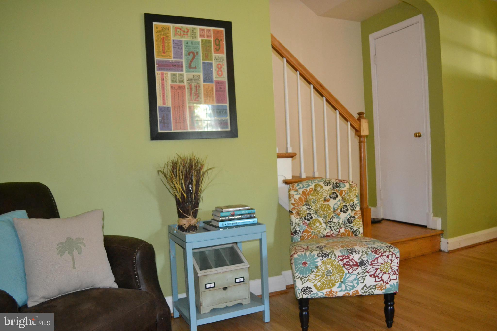 7100 Heathfield Road Baltimore, MD 21212 - Photo 8 of 30 Living Room