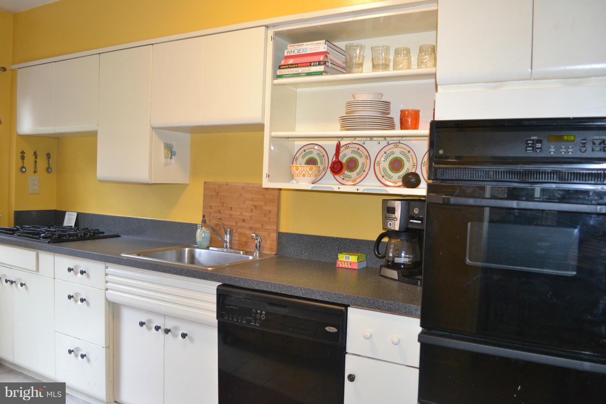 7100 Heathfield Road Baltimore, MD 21212 - Photo 9 of 30 Kitchen