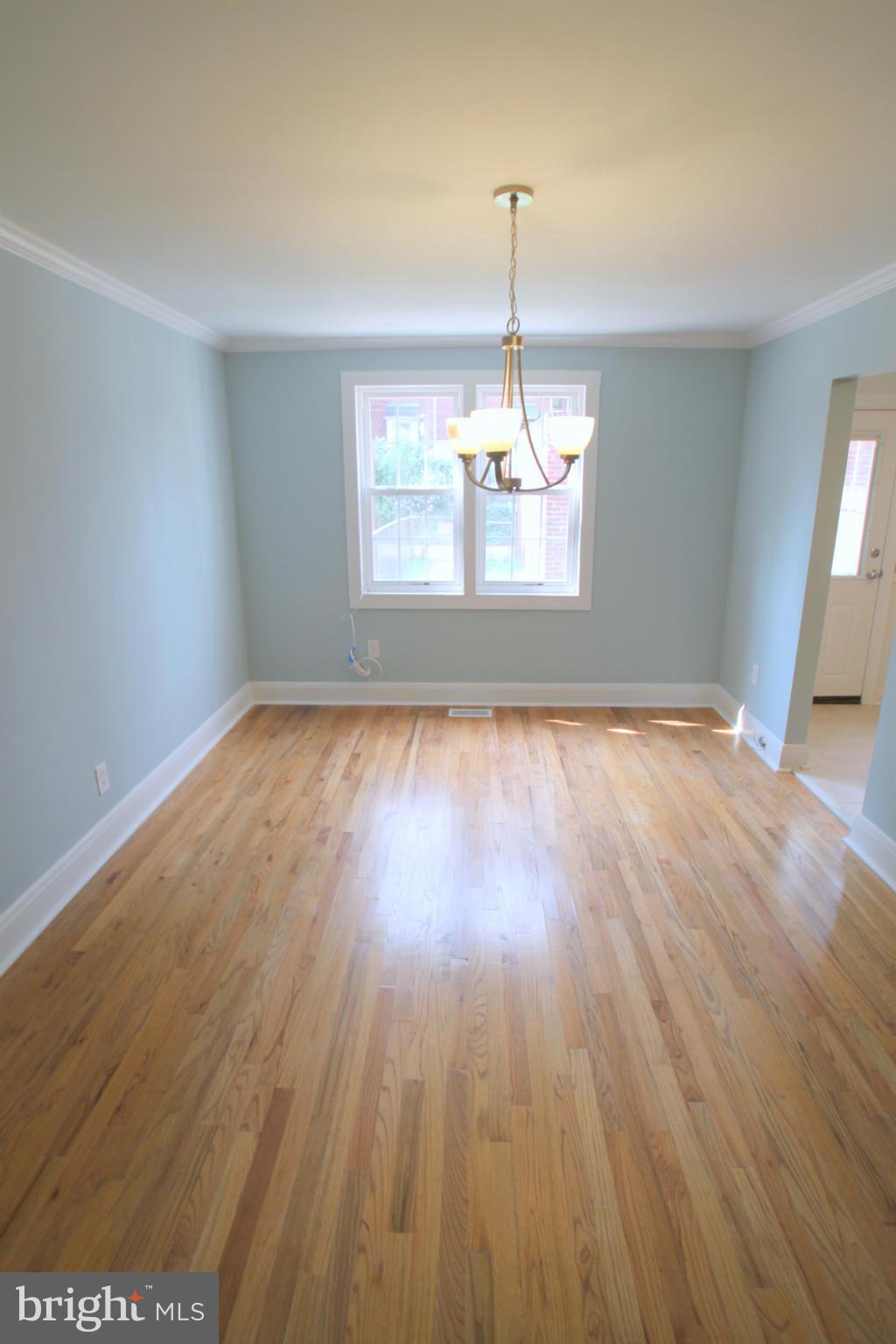 4643 Rokeby Road Baltimore, MD 21229 - Photo 4 of 20 Dining Room