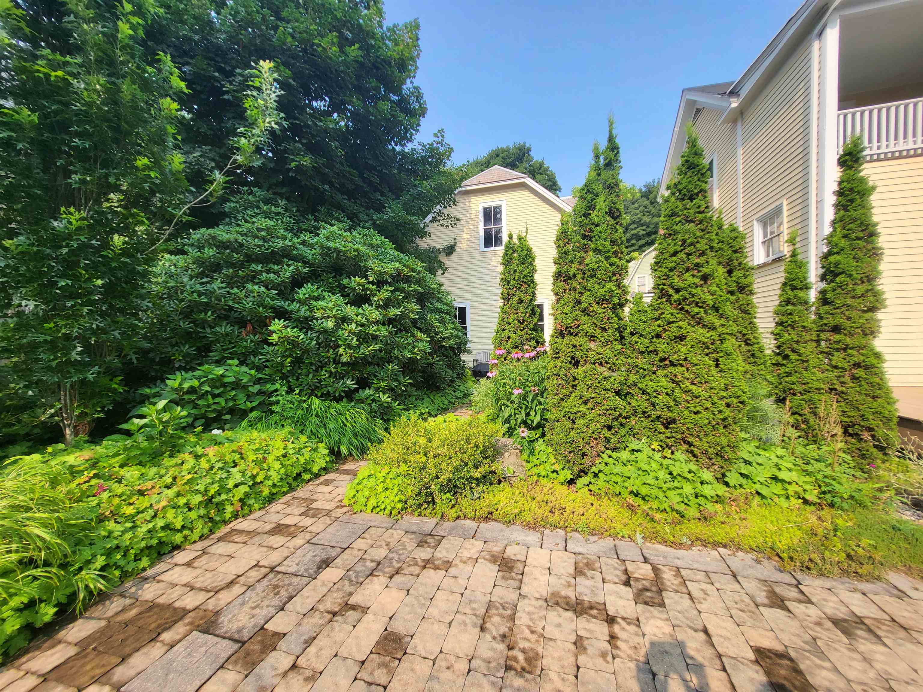 58 Oak Street Brattleboro, VT 05301 - Photo 17 of 24