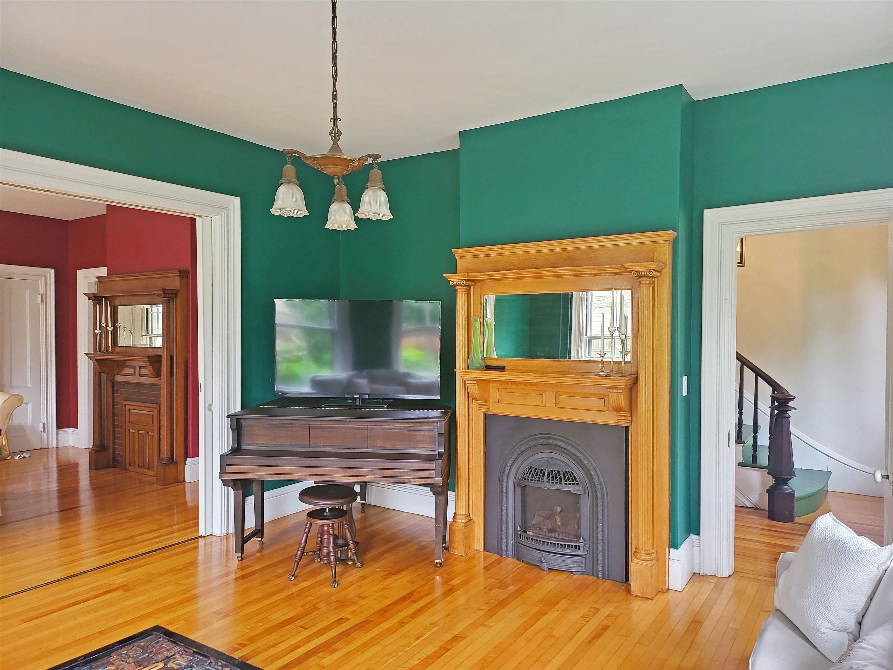 58 Oak Street Brattleboro, VT 05301 - Photo 5 of 24