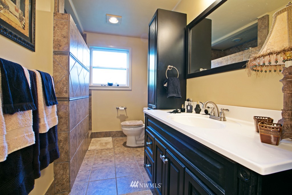 13810 169th Avenue Southeast Renton, WA 98059 - Photo 12 of 16