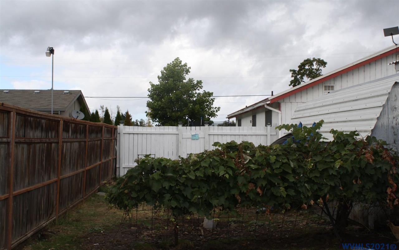 6058 Stayton Road Southeast Turner, OR 97392 - Photo 13 of 20