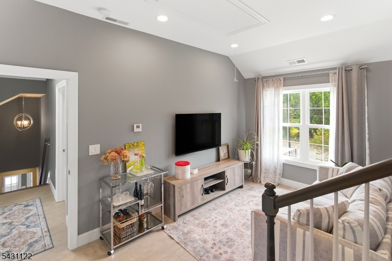 33 Weston Road Somerset, NJ 08873 - Photo 25 of 44