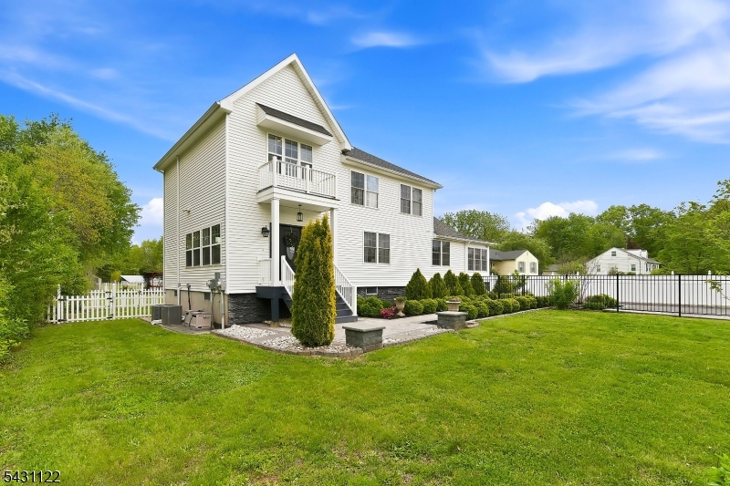 33 Weston Road Somerset, NJ 08873 - Photo 3 of 44