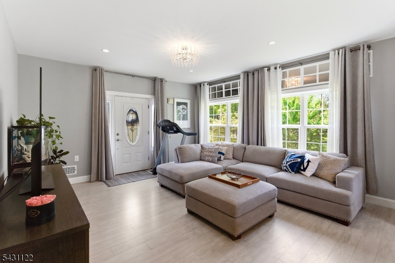 33 Weston Road Somerset, NJ 08873 - Photo 10 of 44