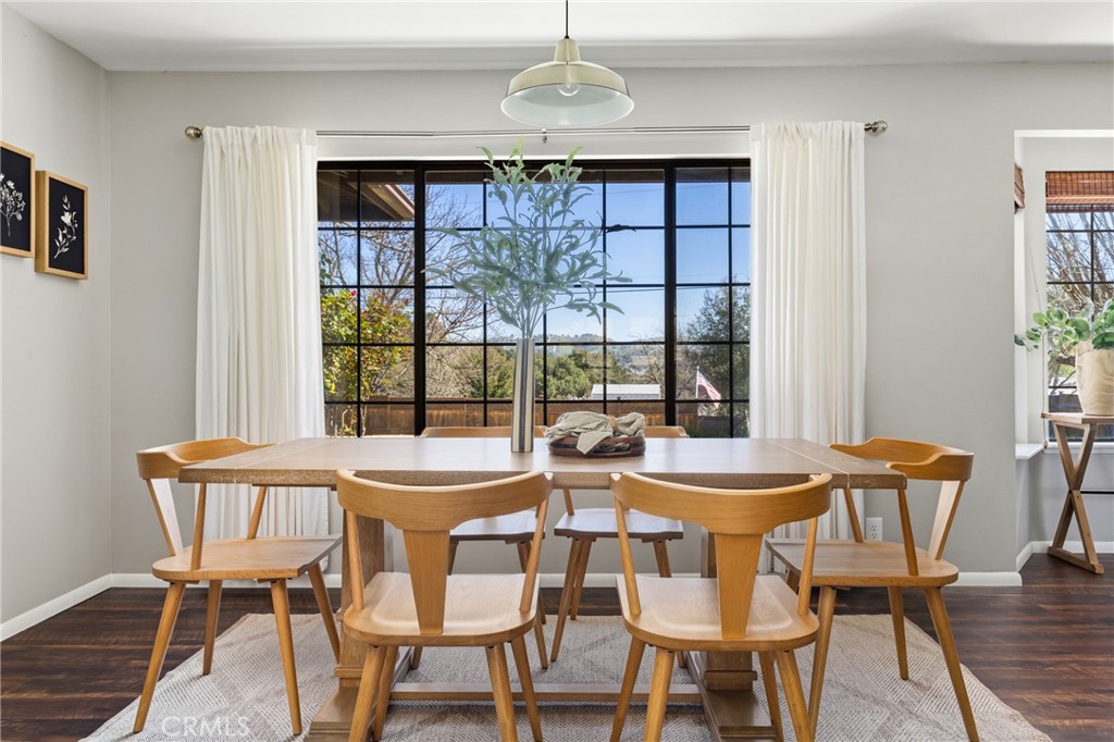 6030 Portola Road Atascadero, CA 93422 - Photo 10 of 44 a dining room with furniture and window
