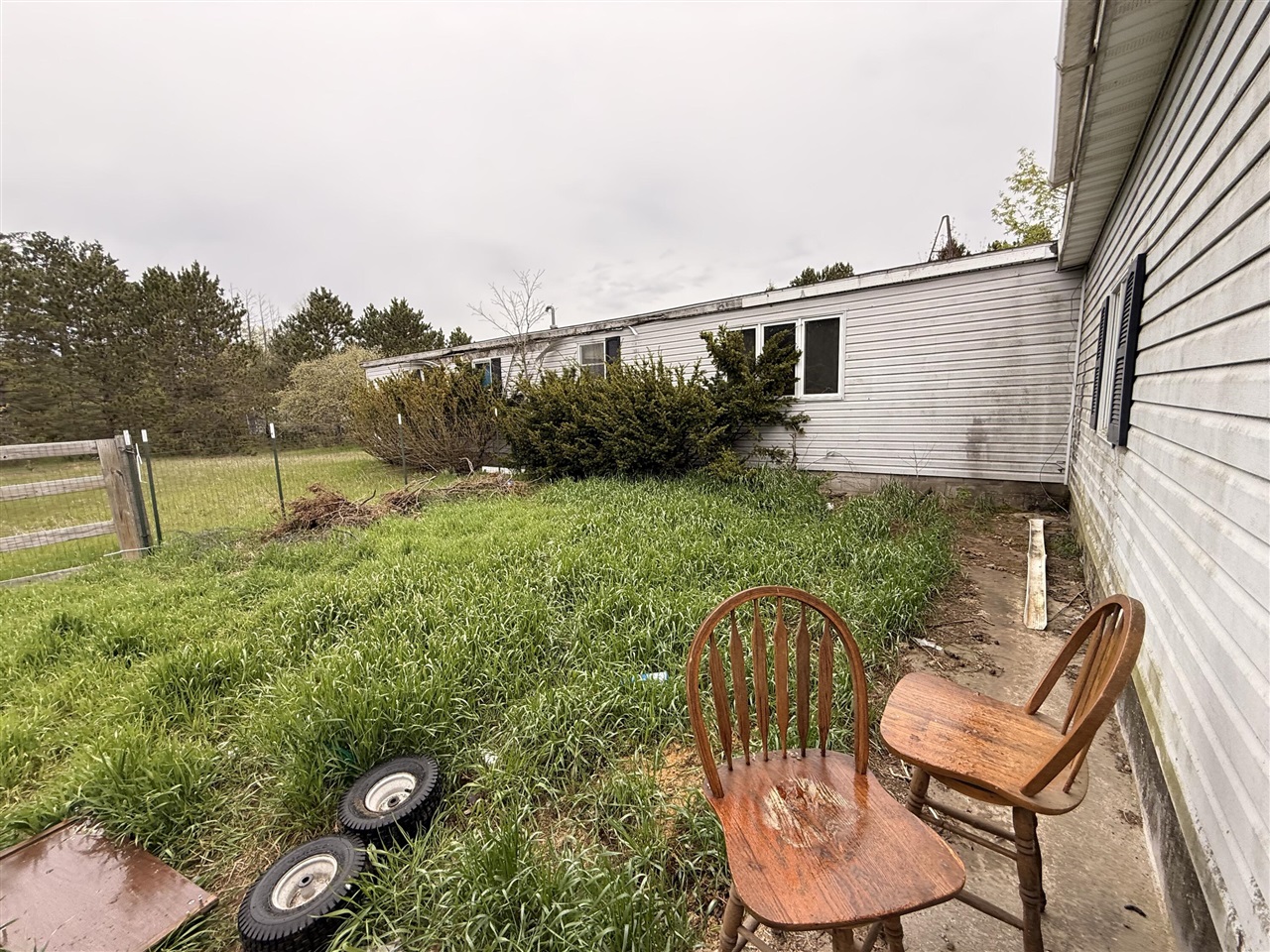 2526 North Victory Corner Road Ludington, MI 49431 - Photo 3 of 25