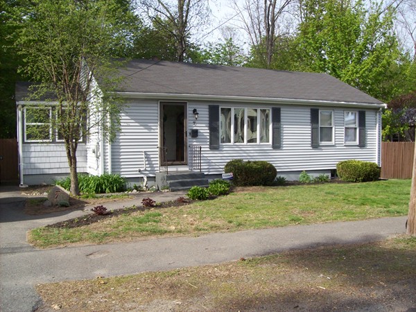 7 Vesey Road Randolph, MA 02368 - Photo 1 of 22 Gallery Image 1