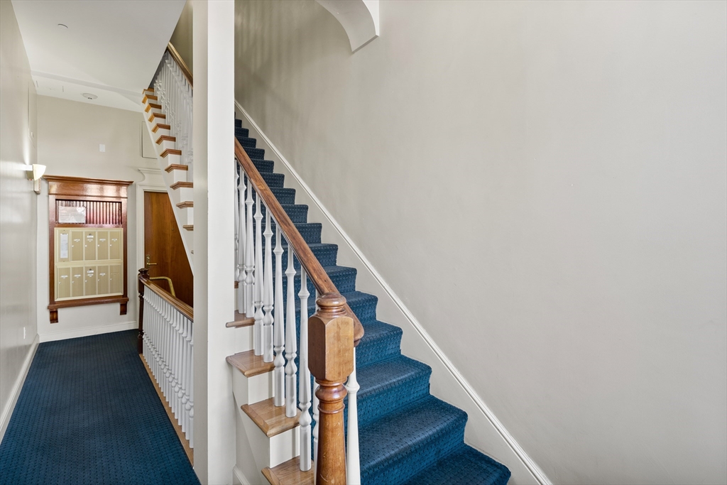 421 Hanover Street, Unit 23 Boston, MA 02113 - Photo 11 of 15