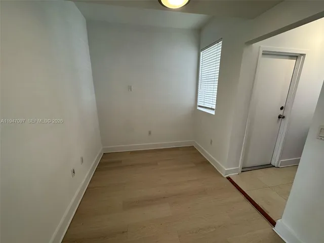 an empty room with a empty space