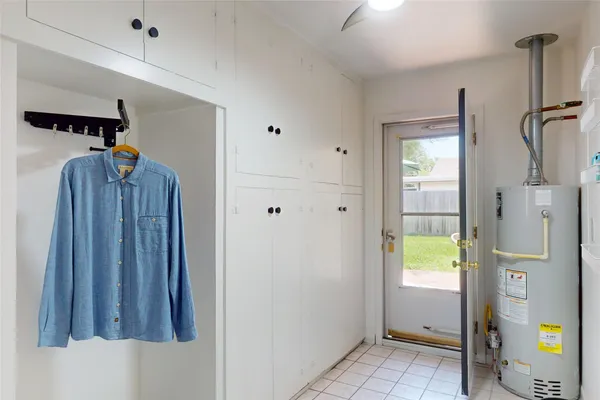 $3,800 | 4826 Waynesboro Drive, Houston, TX 77035