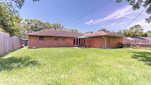 $3,800 | 4826 Waynesboro Drive, Houston, TX 77035