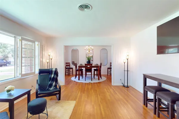 $3,800 | 4826 Waynesboro Drive, Houston, TX 77035