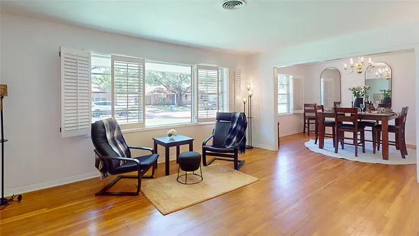 $3,800 | 4826 Waynesboro Drive, Houston, TX 77035