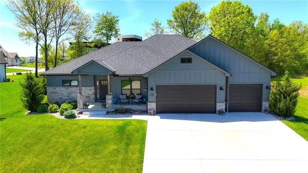 $915,000 | 13 Tahoma Ridge, Lake Winnebago, MO 64034