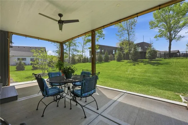 $915,000 | 13 Tahoma Ridge, Lake Winnebago, MO 64034