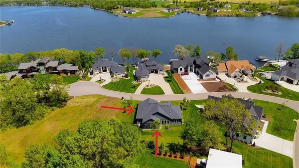 $915,000 | 13 Tahoma Ridge, Lake Winnebago, MO 64034