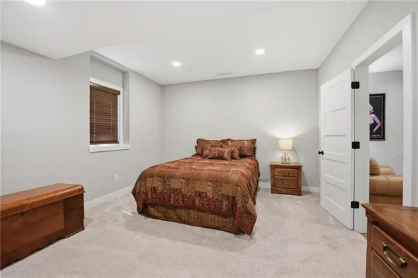 $915,000 | 13 Tahoma Ridge, Lake Winnebago, MO 64034