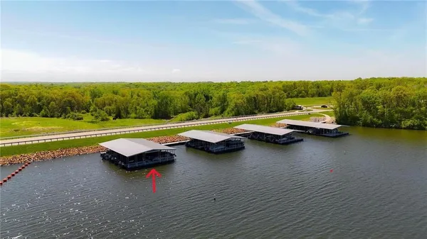$915,000 | 13 Tahoma Ridge, Lake Winnebago, MO 64034