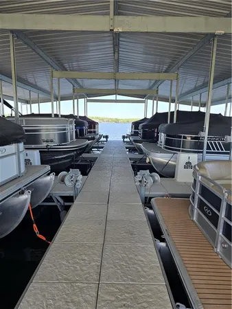 $915,000 | 13 Tahoma Ridge, Lake Winnebago, MO 64034
